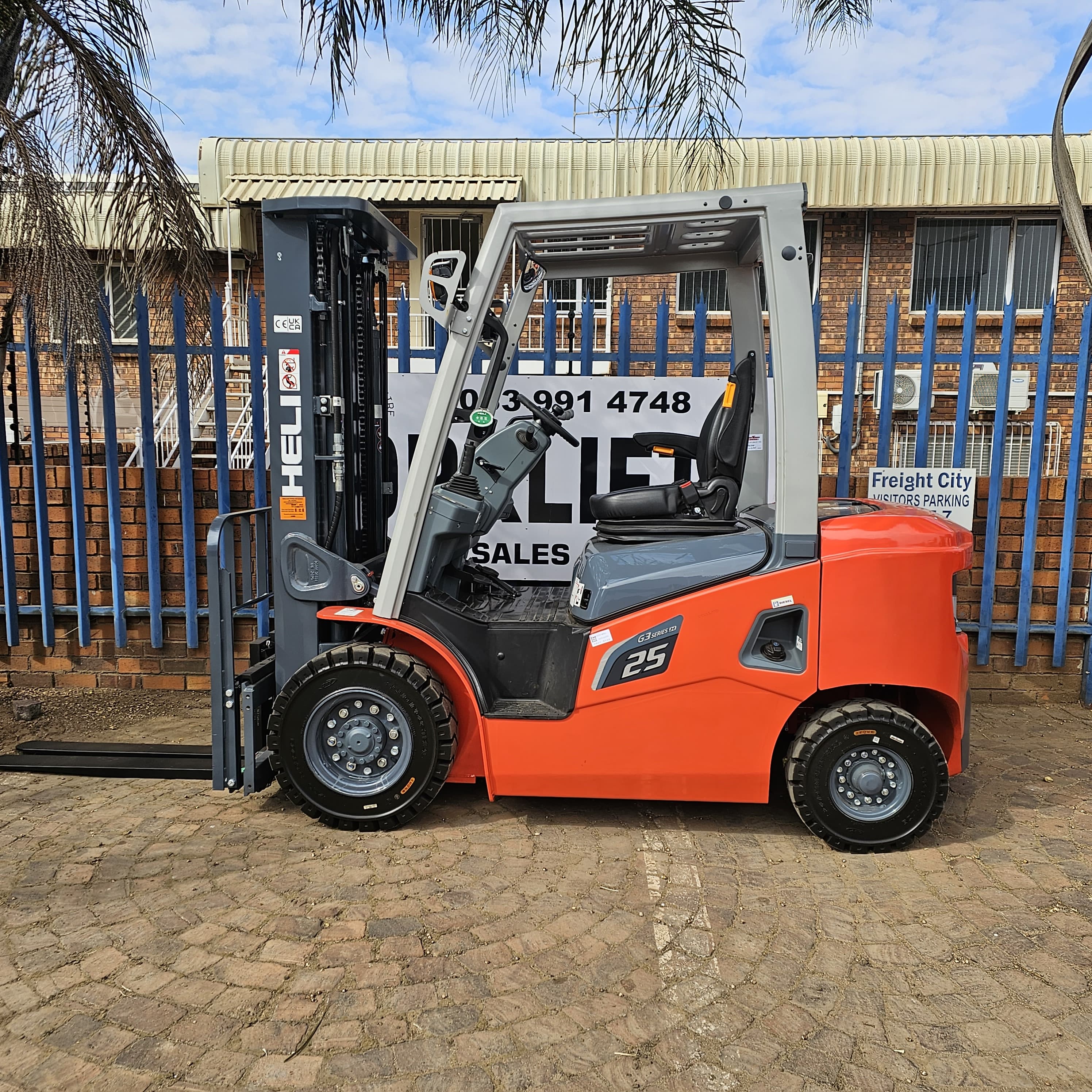 Forklift 22